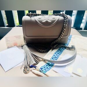 Tory Burch FLEMING MATTE SMALL
CONVERTIBLE SHOULDER BAG IN GREY HERON / 082